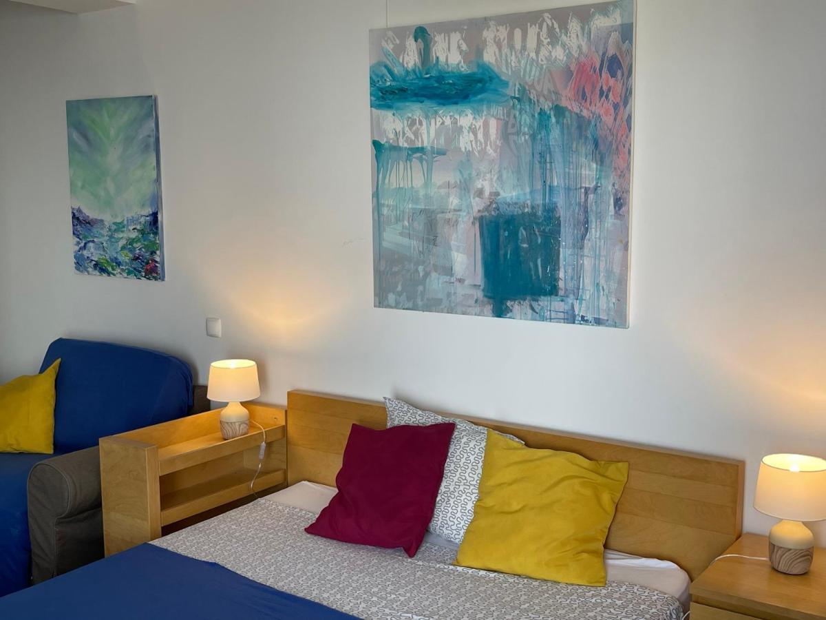 Apartment Happiness By Nicole Jutka, Visual Artist Olimp Ngoại thất bức ảnh