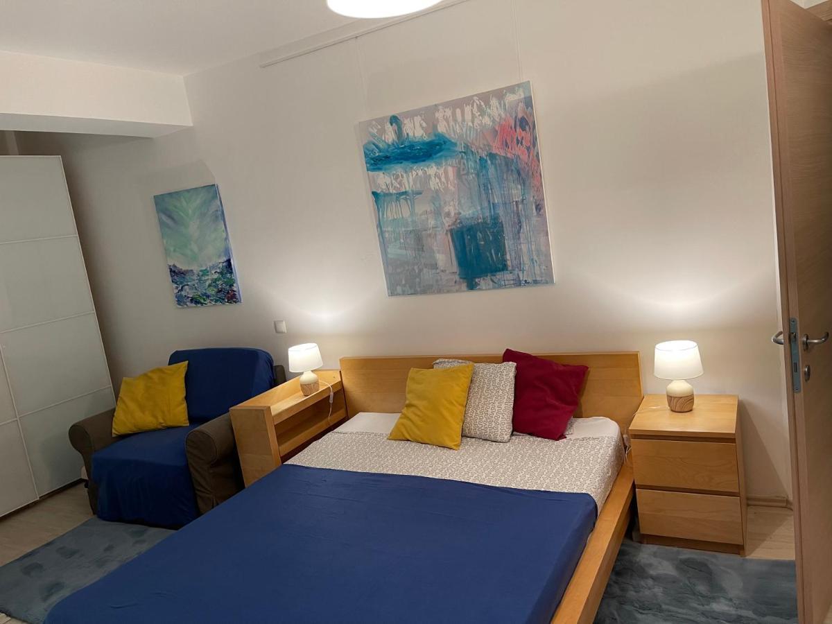 Apartment Happiness By Nicole Jutka, Visual Artist Olimp Ngoại thất bức ảnh
