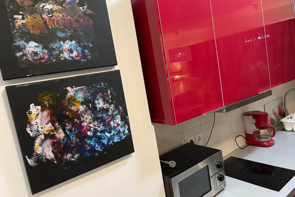Apartment Happiness By Nicole Jutka, Visual Artist Olimp Ngoại thất bức ảnh