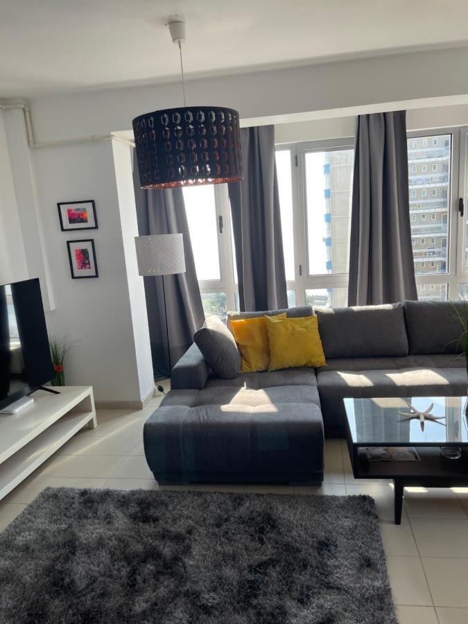 Apartment Happiness By Nicole Jutka, Visual Artist Olimp Ngoại thất bức ảnh